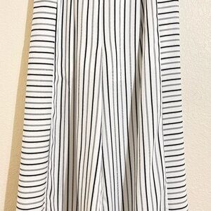 Doe & Rae Wide Leg Cropped Striped Pants Size M
